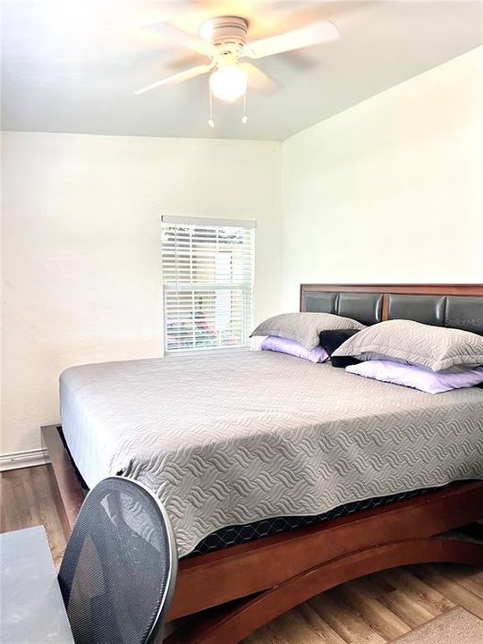 Active With Contract: $150,000 (2 beds, 1 baths, 726 Square Feet)