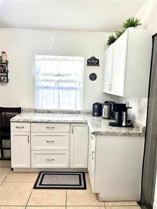 Active With Contract: $150,000 (2 beds, 1 baths, 726 Square Feet)