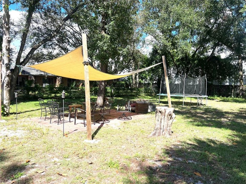 Active With Contract: $150,000 (2 beds, 1 baths, 726 Square Feet)