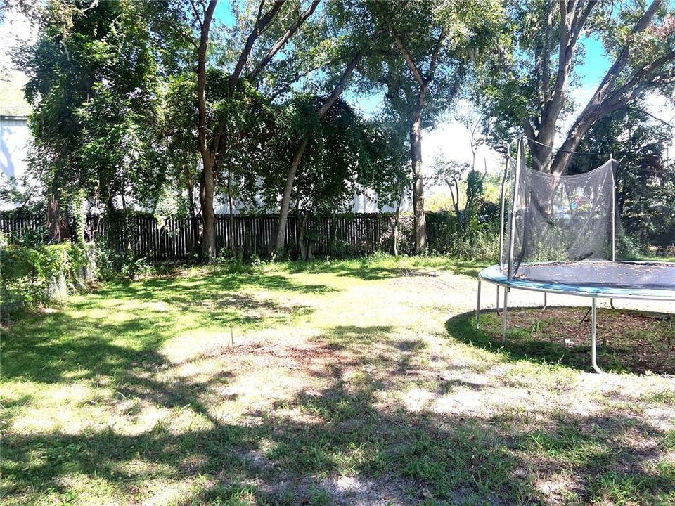 Active With Contract: $150,000 (2 beds, 1 baths, 726 Square Feet)