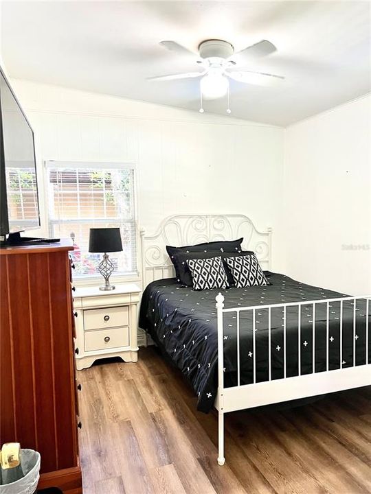 Active With Contract: $150,000 (2 beds, 1 baths, 726 Square Feet)