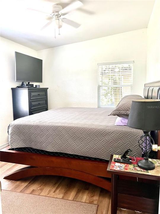 Active With Contract: $150,000 (2 beds, 1 baths, 726 Square Feet)