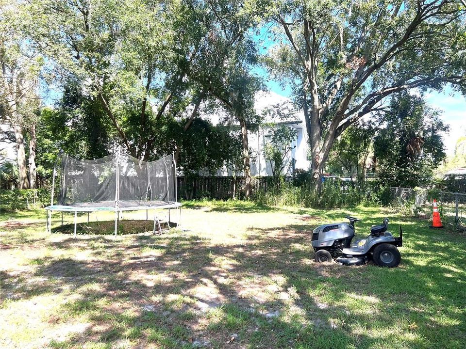 Active With Contract: $150,000 (2 beds, 1 baths, 726 Square Feet)