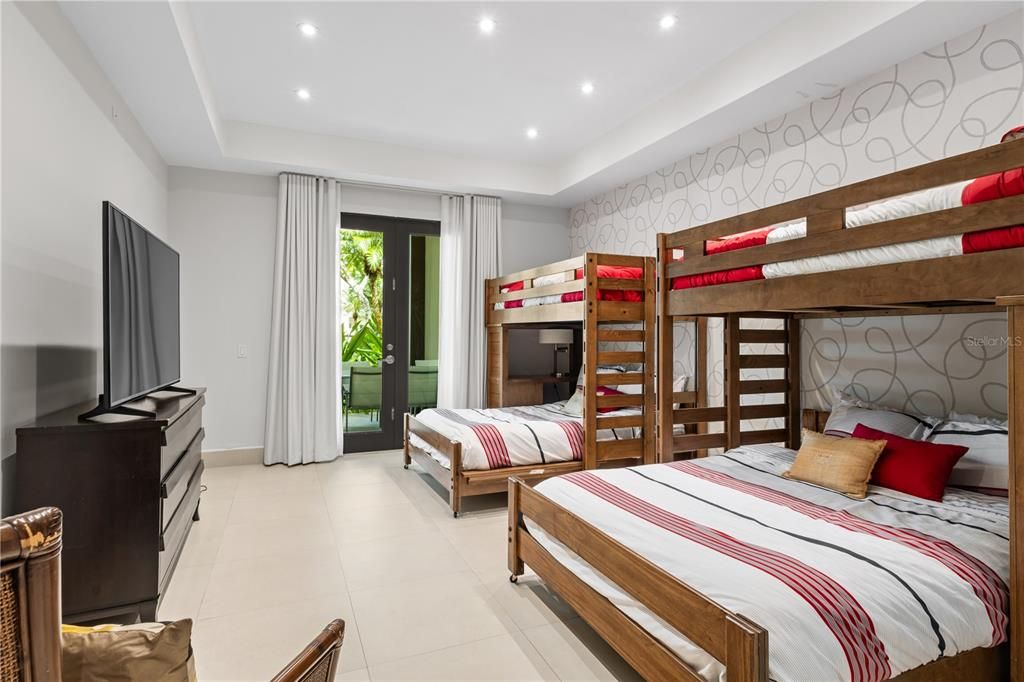 For Rent: $12,000 (2 beds, 3 baths, 1823 Square Feet)