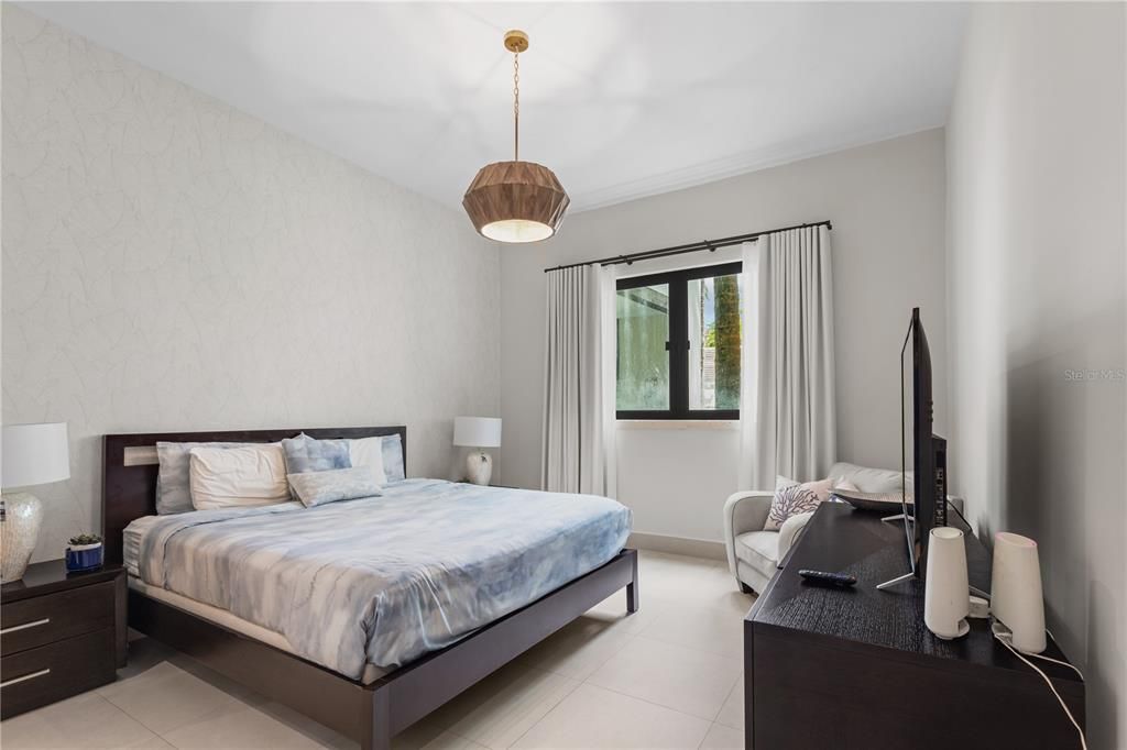 For Rent: $12,000 (2 beds, 3 baths, 1823 Square Feet)