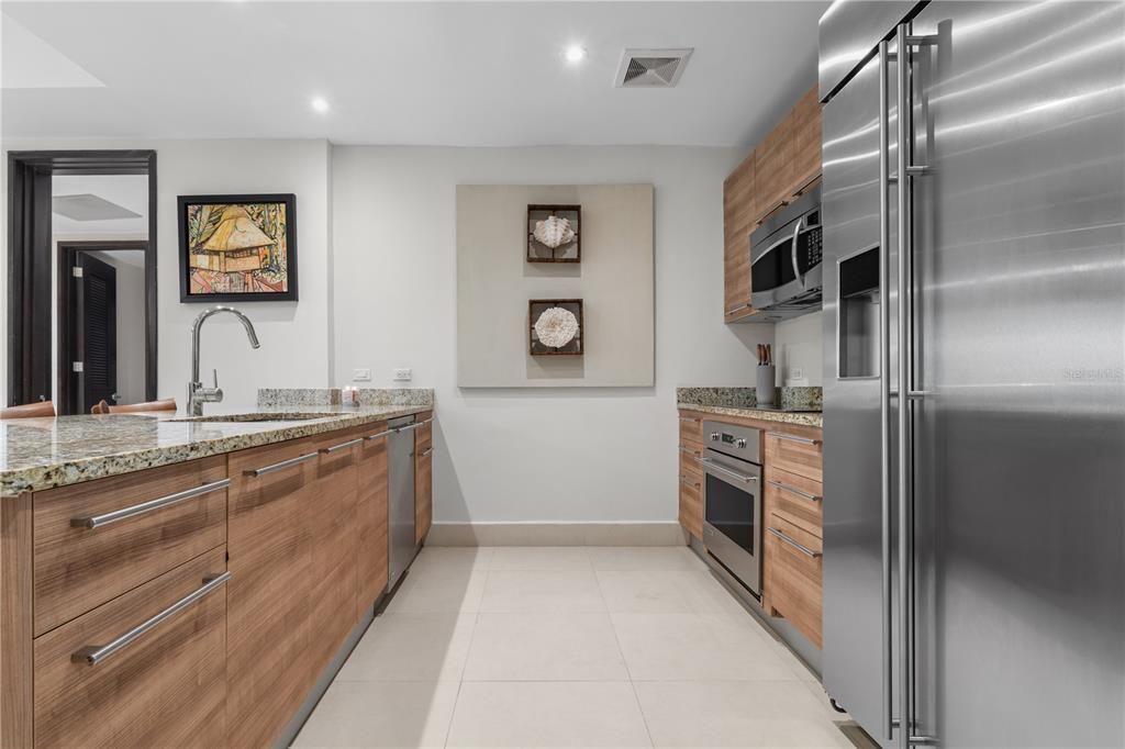 For Rent: $12,000 (2 beds, 3 baths, 1823 Square Feet)