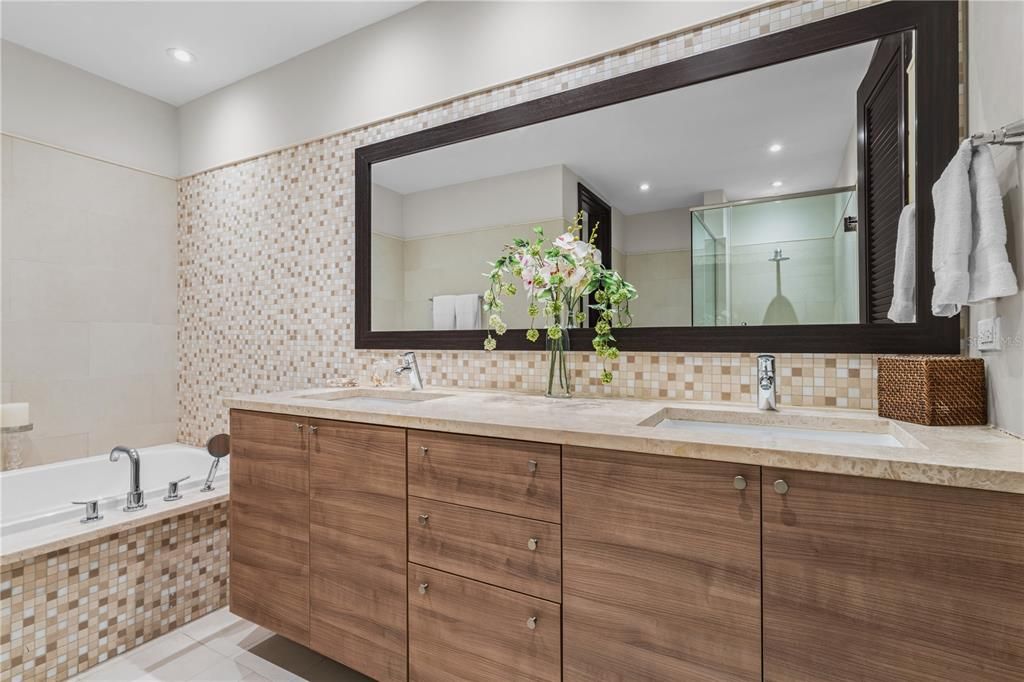 For Rent: $12,000 (2 beds, 3 baths, 1823 Square Feet)