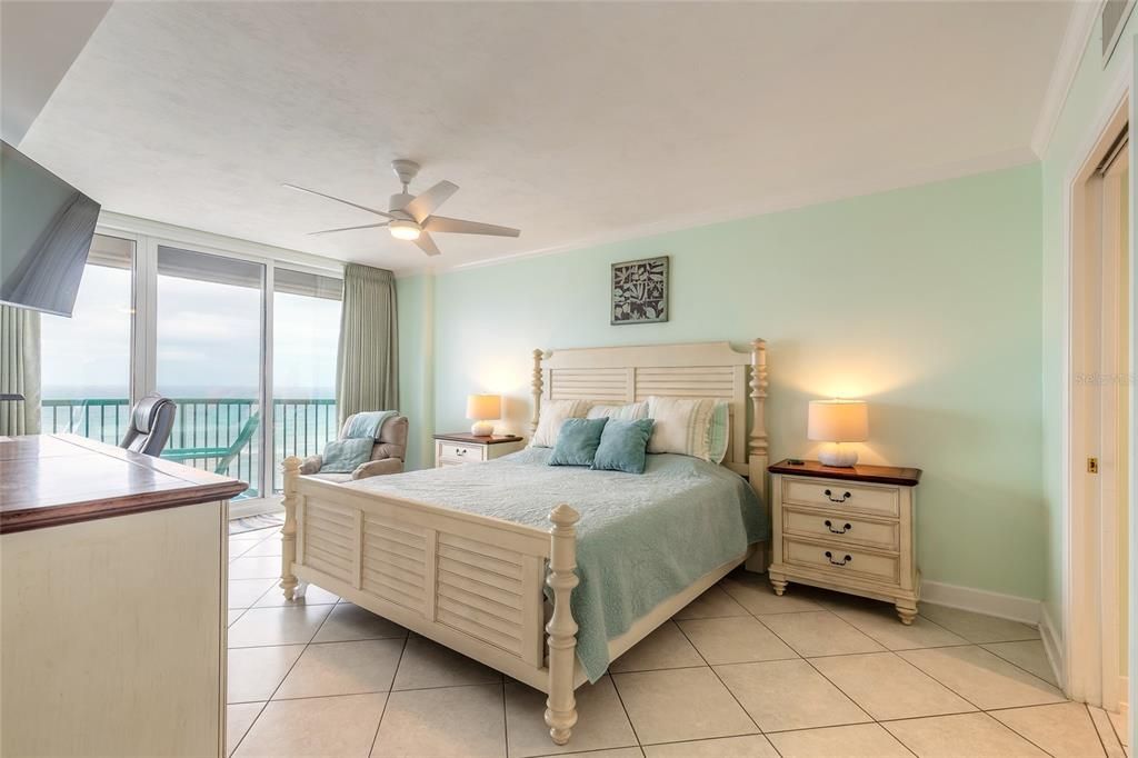 En Venta: $699,999 (3 camas, 3 baños, 2233 Pies cuadrados)