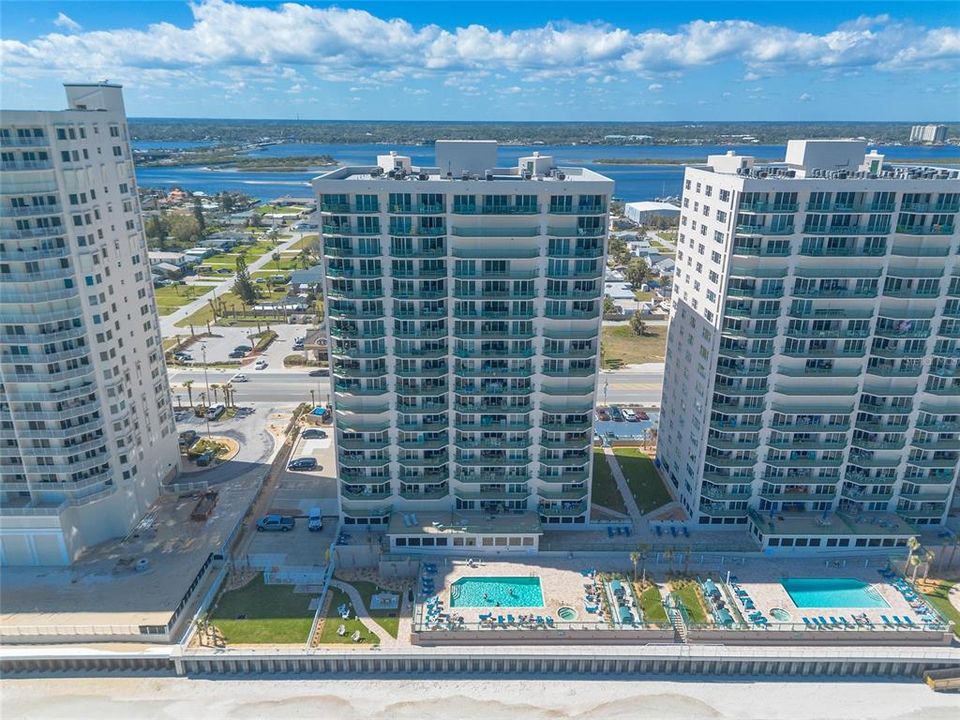 En Venta: $699,999 (3 camas, 3 baños, 2233 Pies cuadrados)