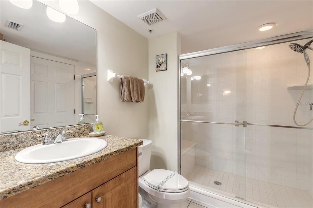 En Venta: $699,999 (3 camas, 3 baños, 2233 Pies cuadrados)