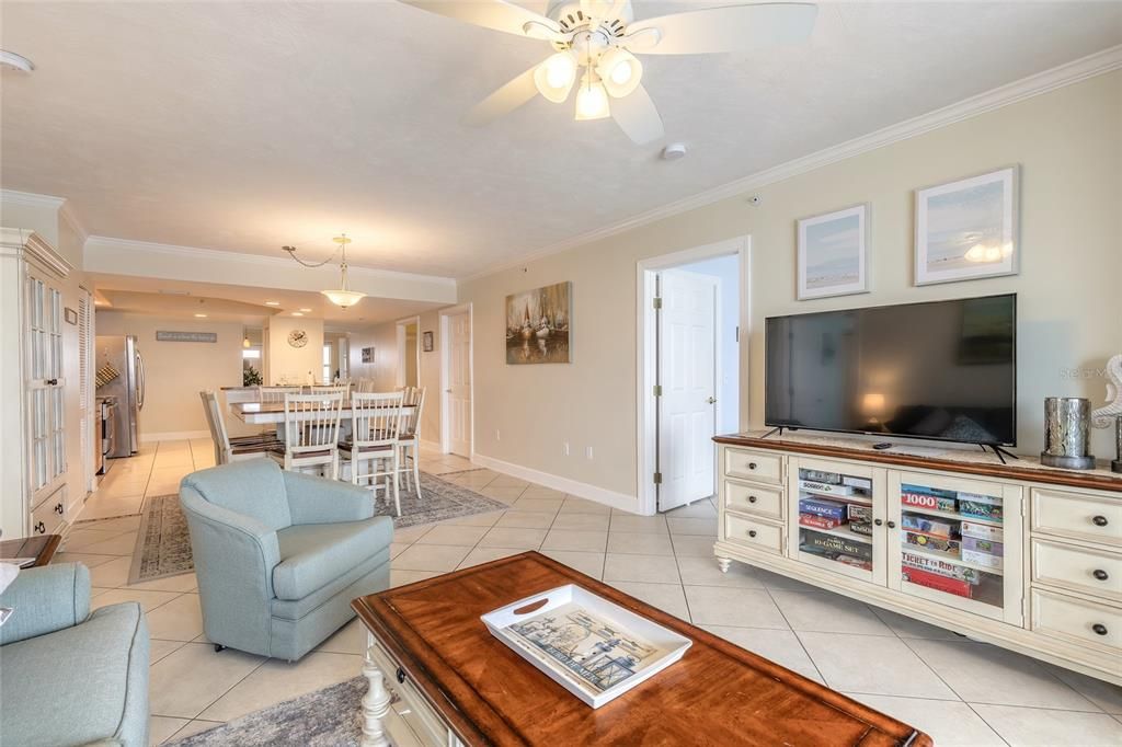 En Venta: $699,999 (3 camas, 3 baños, 2233 Pies cuadrados)