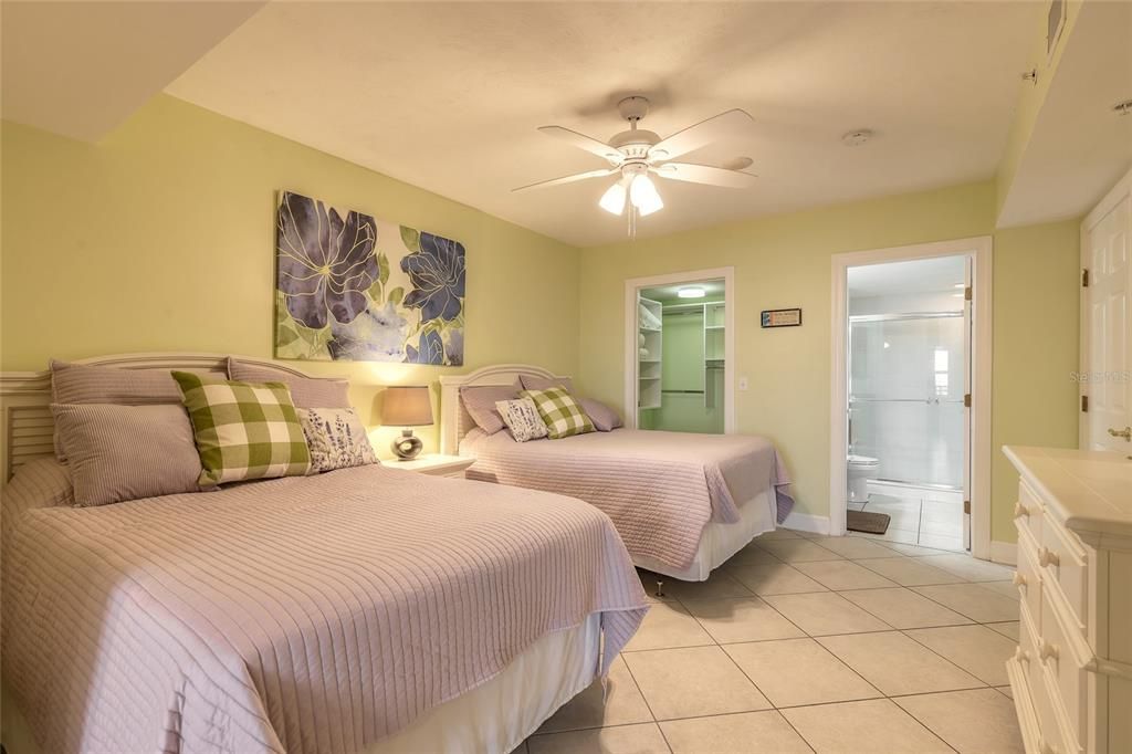 En Venta: $699,999 (3 camas, 3 baños, 2233 Pies cuadrados)