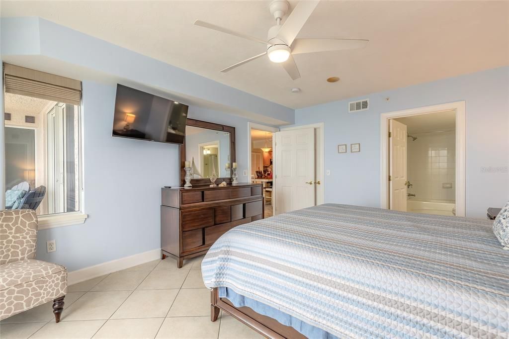 En Venta: $699,999 (3 camas, 3 baños, 2233 Pies cuadrados)