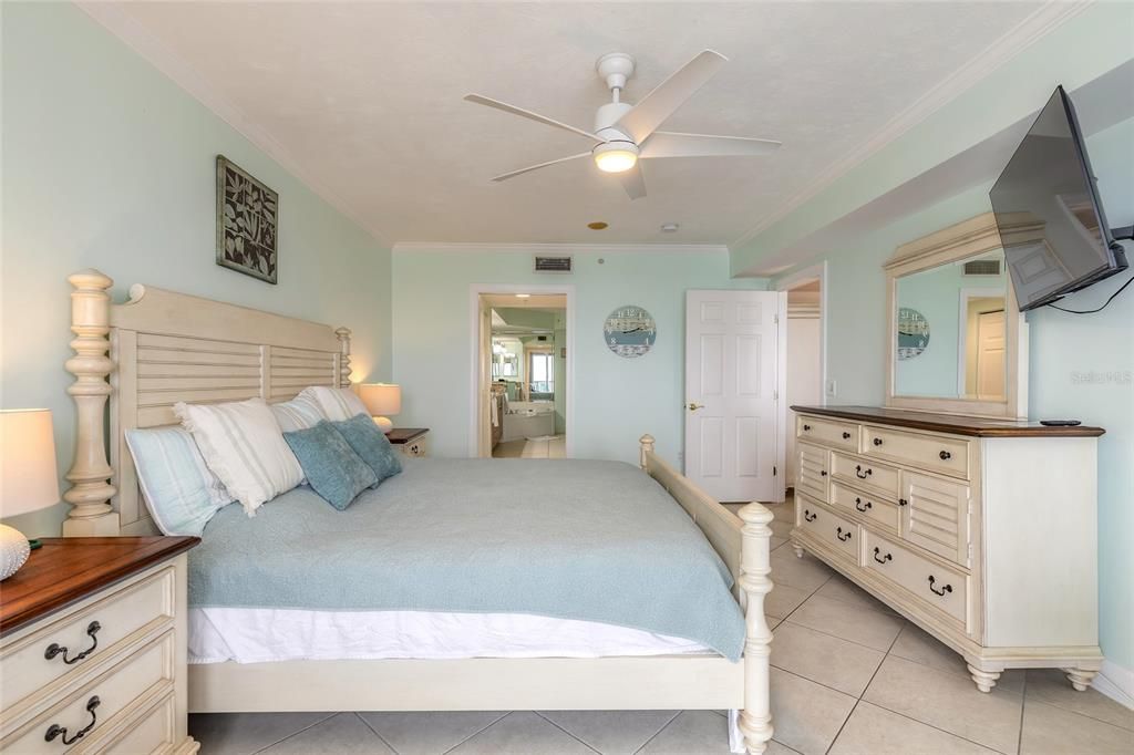 En Venta: $699,999 (3 camas, 3 baños, 2233 Pies cuadrados)