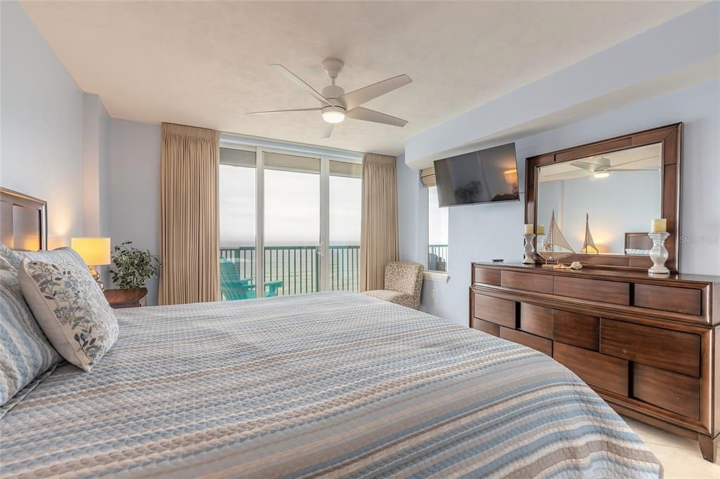 En Venta: $699,999 (3 camas, 3 baños, 2233 Pies cuadrados)