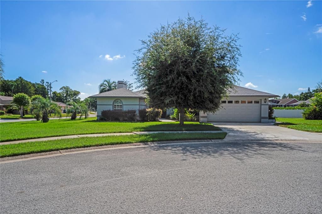 Recently Sold: $369,000 (3 beds, 2 baths, 2022 Square Feet)