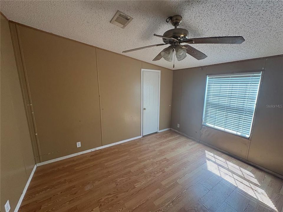 待售: $379,000 (4 贝兹, 2 浴室, 2280 平方英尺)