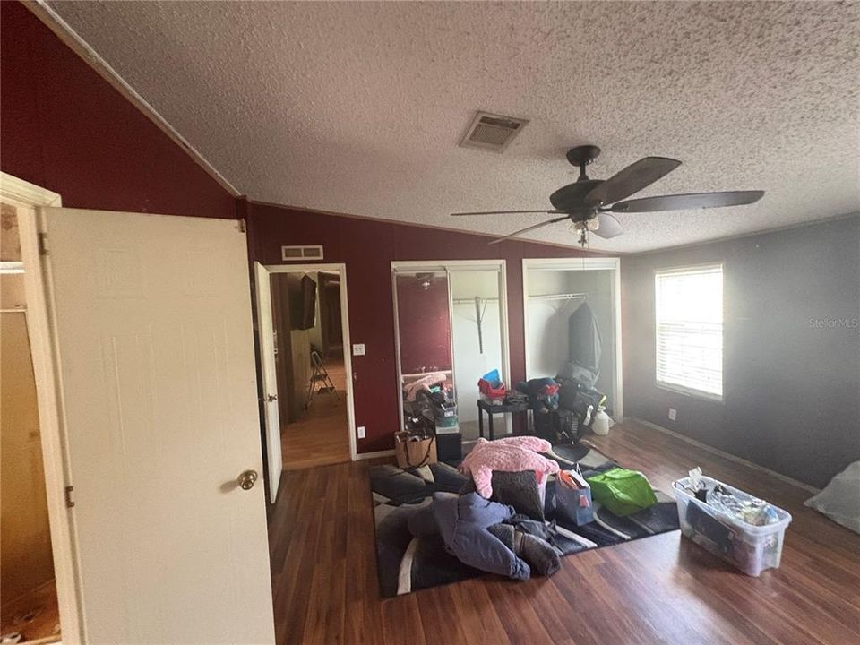 待售: $379,000 (4 贝兹, 2 浴室, 2280 平方英尺)