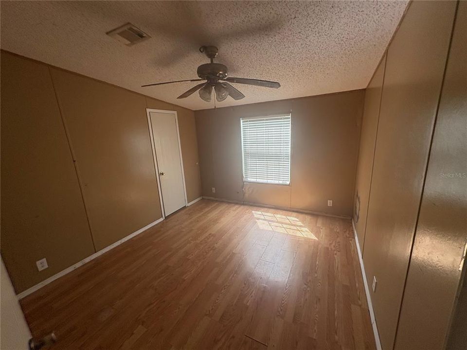 待售: $379,000 (4 贝兹, 2 浴室, 2280 平方英尺)