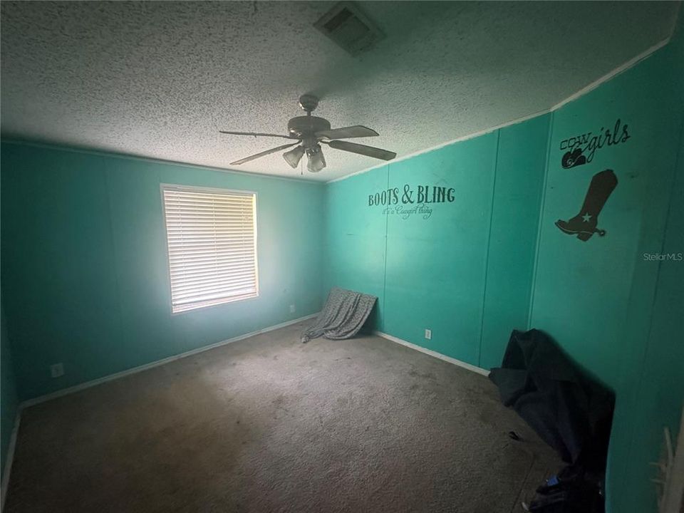 待售: $379,000 (4 贝兹, 2 浴室, 2280 平方英尺)