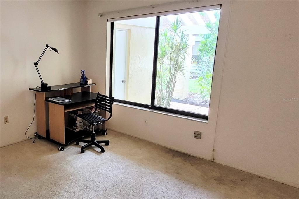 Active With Contract: $184,900 (2 beds, 2 baths, 1382 Square Feet)