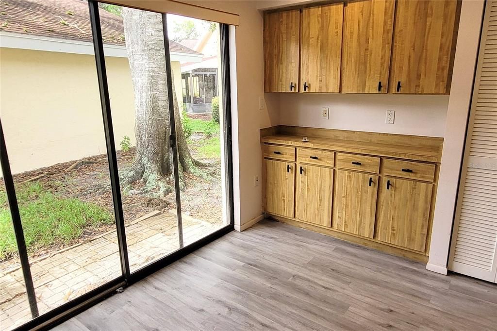 Active With Contract: $184,900 (2 beds, 2 baths, 1382 Square Feet)