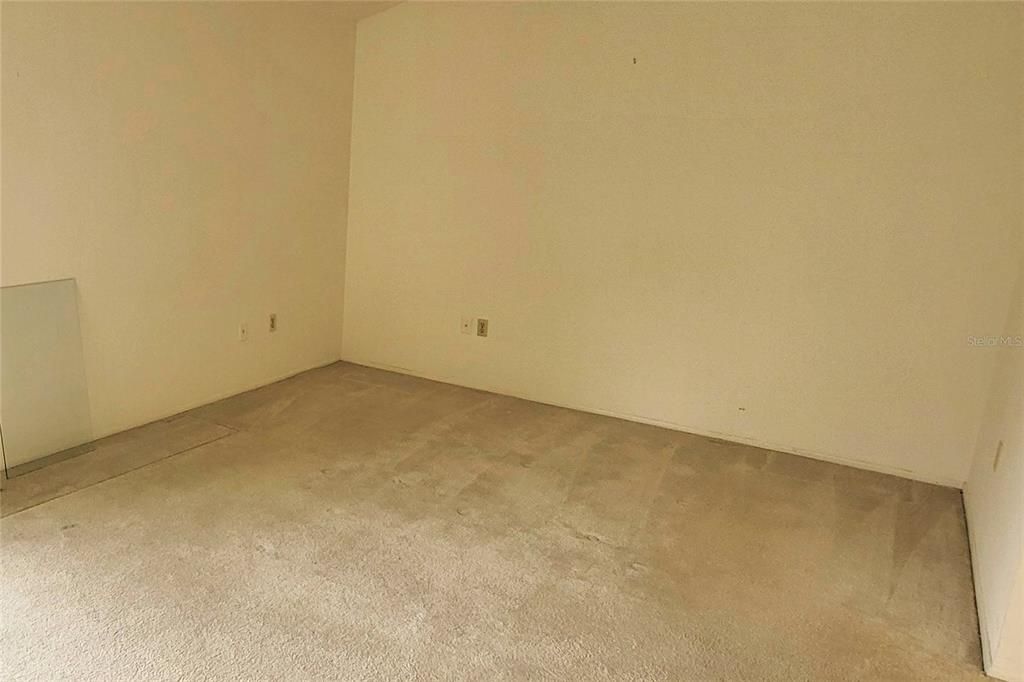 Active With Contract: $184,900 (2 beds, 2 baths, 1382 Square Feet)