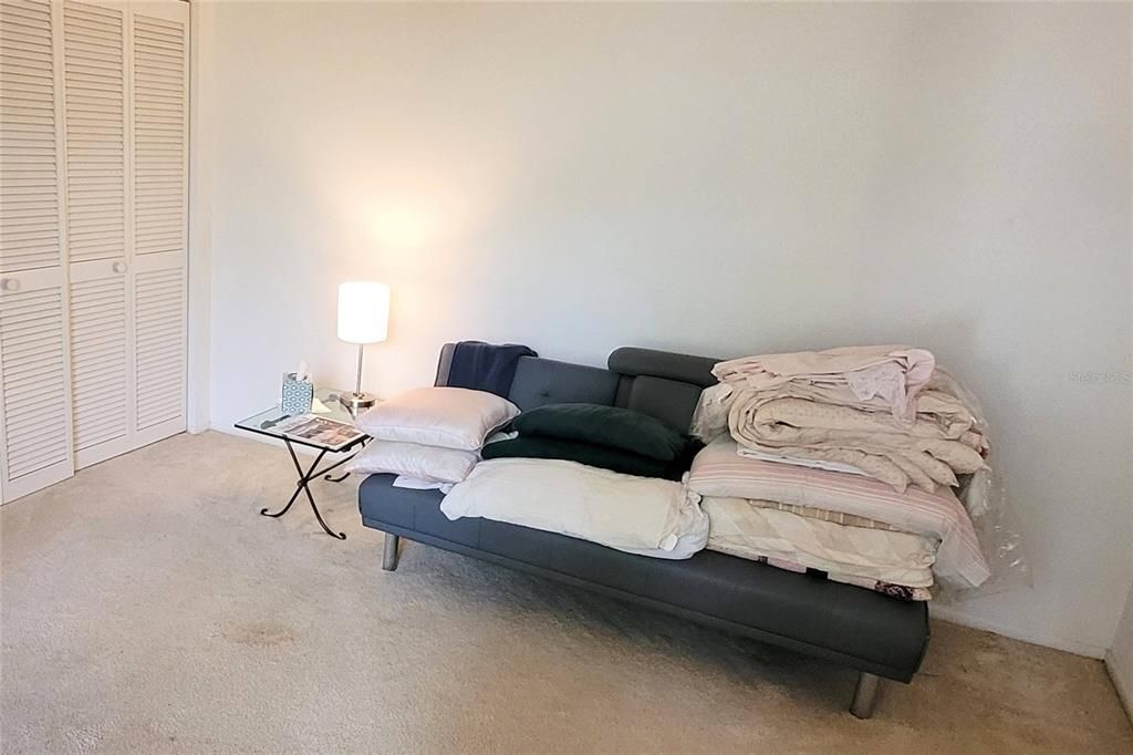 Active With Contract: $184,900 (2 beds, 2 baths, 1382 Square Feet)