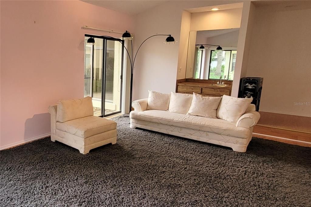 Active With Contract: $184,900 (2 beds, 2 baths, 1382 Square Feet)