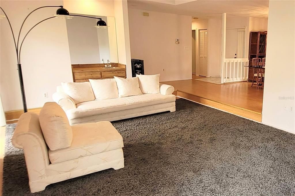 Active With Contract: $184,900 (2 beds, 2 baths, 1382 Square Feet)