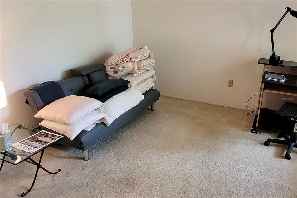 Active With Contract: $184,900 (2 beds, 2 baths, 1382 Square Feet)