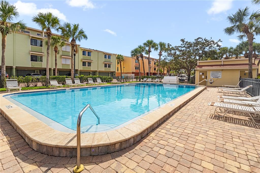 На продажу: $399,000 (2 спален, 2 ванн, 1750 Квадратных фут)