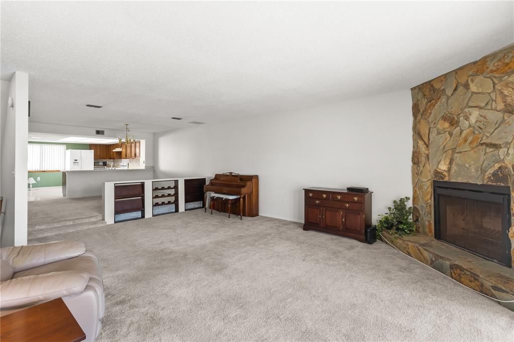 На продажу: $399,000 (2 спален, 2 ванн, 1750 Квадратных фут)