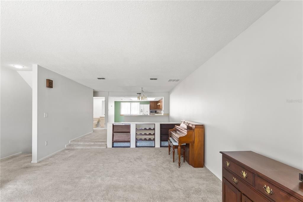 На продажу: $399,000 (2 спален, 2 ванн, 1750 Квадратных фут)