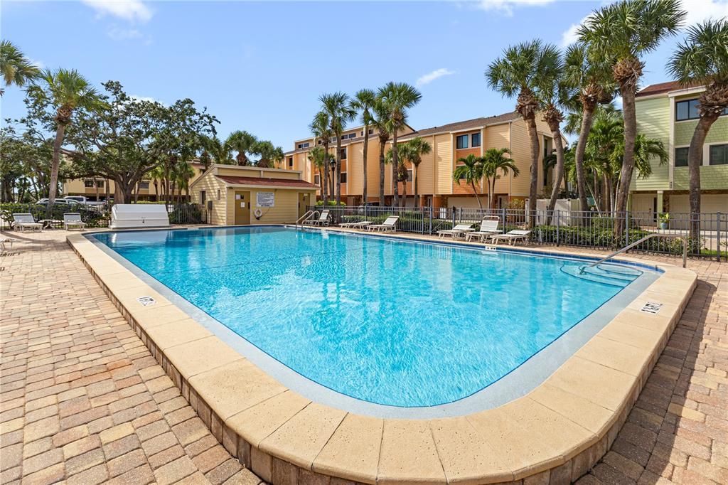 На продажу: $399,000 (2 спален, 2 ванн, 1750 Квадратных фут)