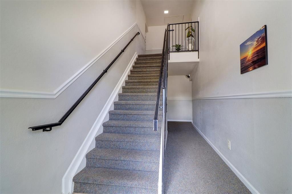 For Sale: $295,000 (1 beds, 1 baths, 858 Square Feet)