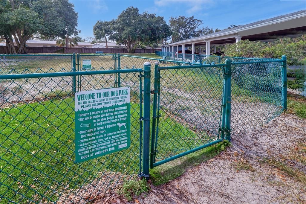 For Sale: $295,000 (1 beds, 1 baths, 858 Square Feet)