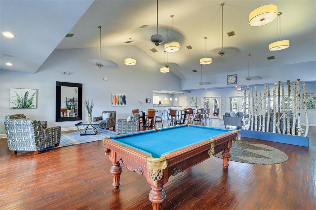 For Sale: $295,000 (1 beds, 1 baths, 858 Square Feet)