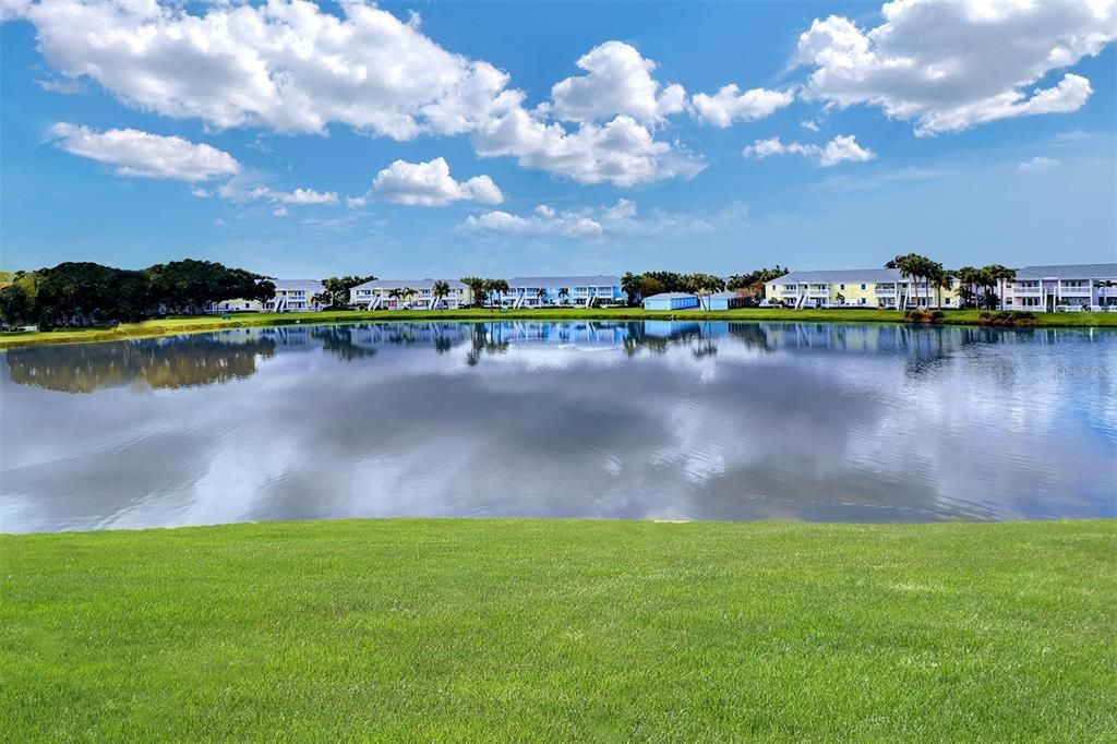 For Sale: $295,000 (1 beds, 1 baths, 858 Square Feet)