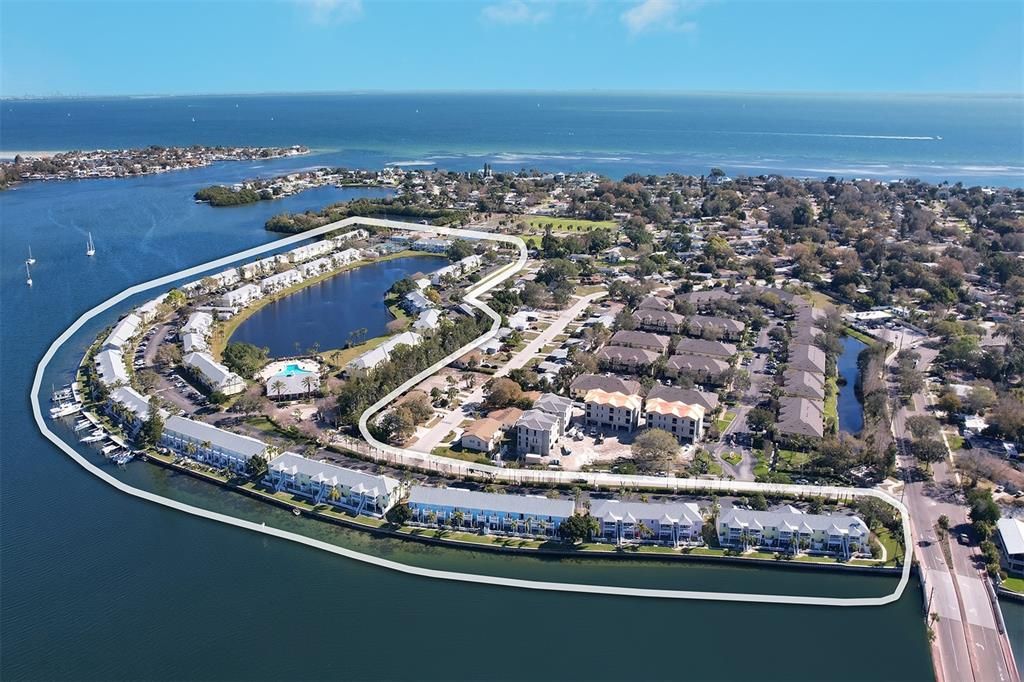 For Sale: $295,000 (1 beds, 1 baths, 858 Square Feet)