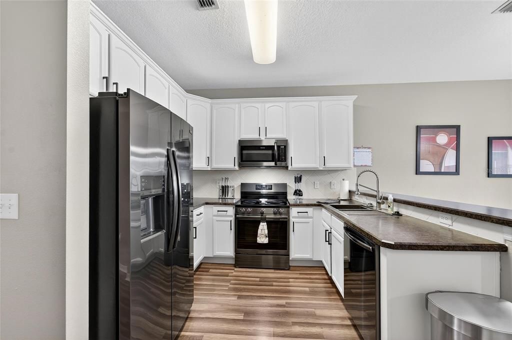 For Sale: $245,000 (3 beds, 2 baths, 1632 Square Feet)