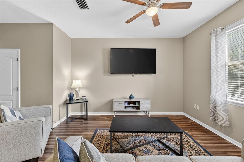 For Sale: $245,000 (3 beds, 2 baths, 1632 Square Feet)