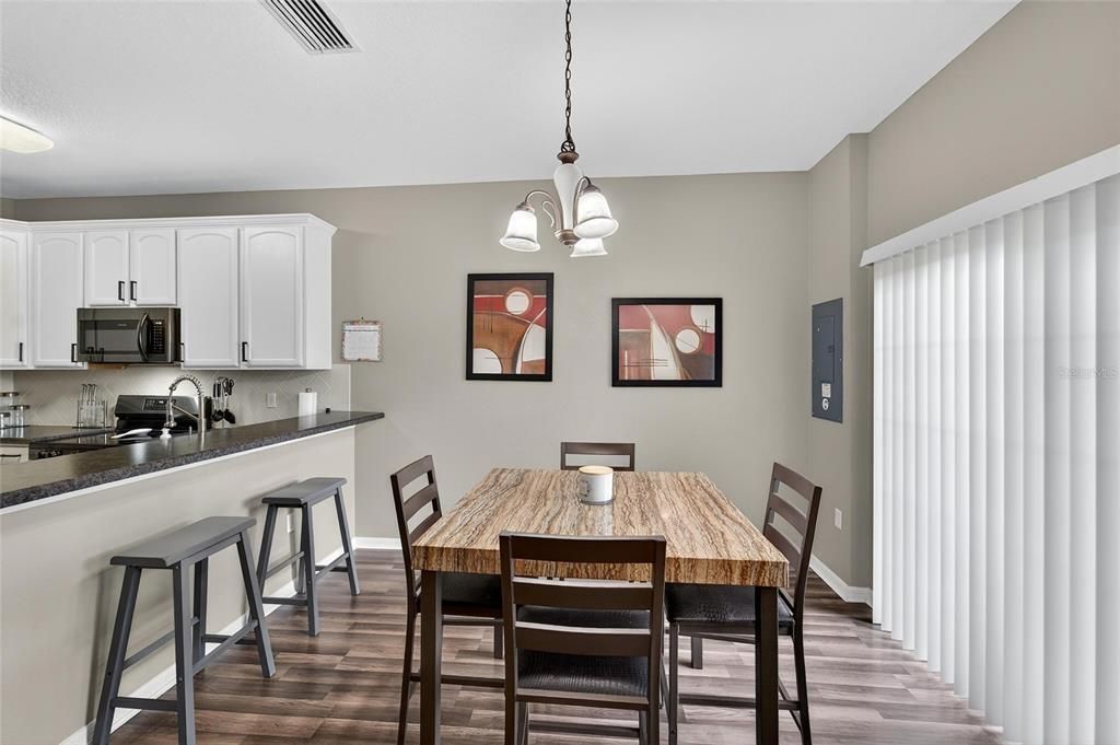 For Sale: $245,000 (3 beds, 2 baths, 1632 Square Feet)