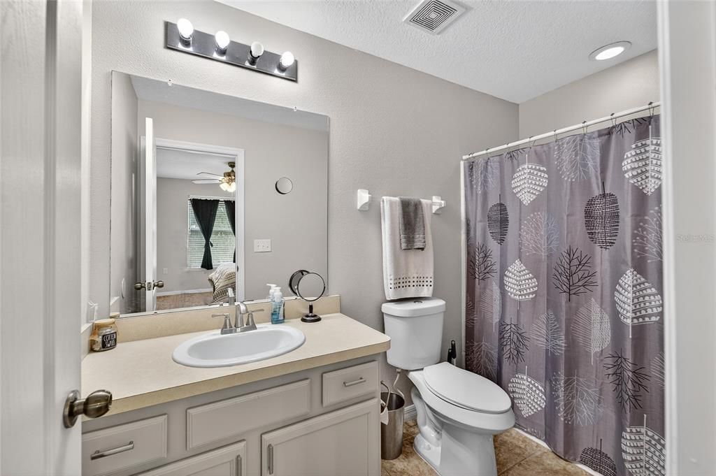 For Sale: $245,000 (3 beds, 2 baths, 1632 Square Feet)