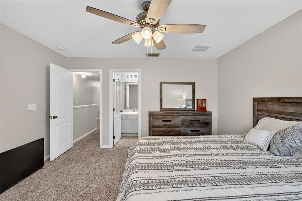 For Sale: $245,000 (3 beds, 2 baths, 1632 Square Feet)