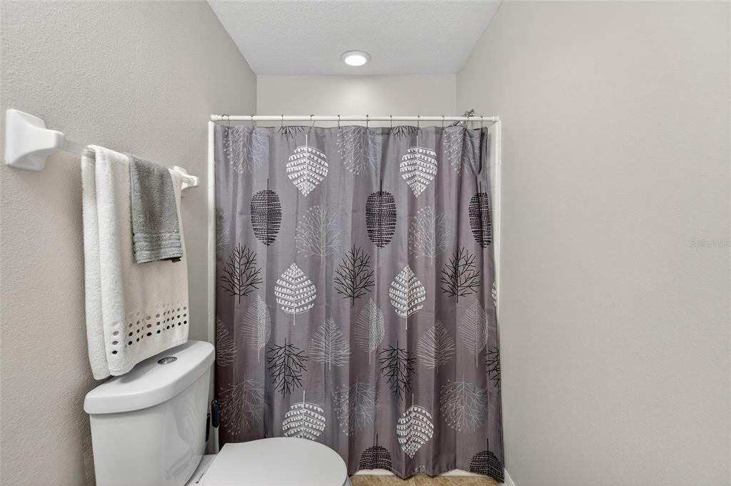 For Sale: $245,000 (3 beds, 2 baths, 1632 Square Feet)