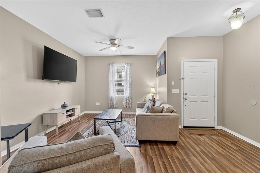 For Sale: $245,000 (3 beds, 2 baths, 1632 Square Feet)