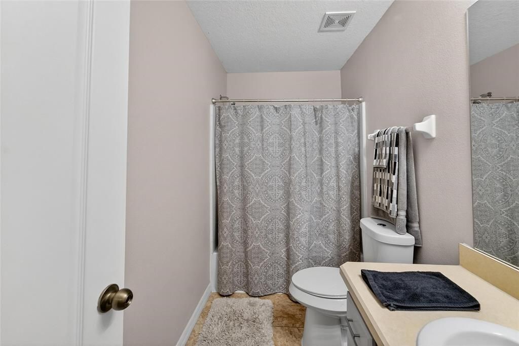 For Sale: $245,000 (3 beds, 2 baths, 1632 Square Feet)