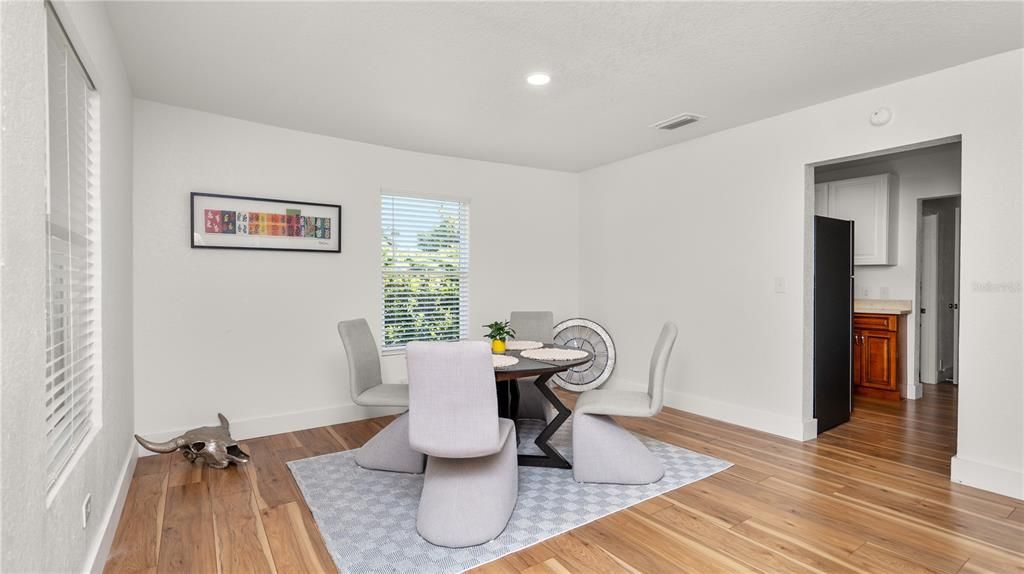 Active With Contract: $239,000 (3 beds, 2 baths, 1272 Square Feet)