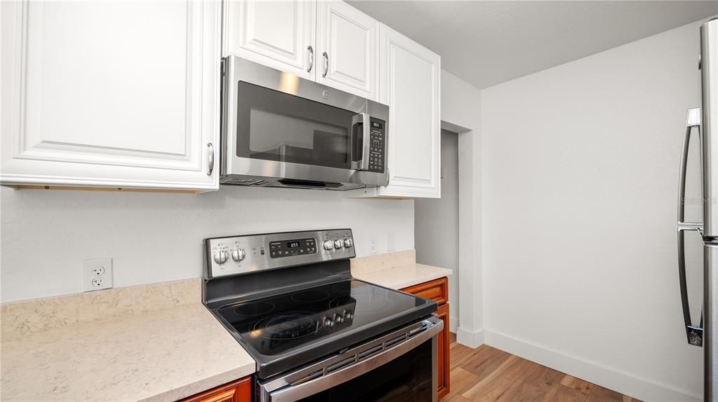Active With Contract: $239,000 (3 beds, 2 baths, 1272 Square Feet)